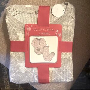 NWT Wrapped To Give Or Keep Cozy Fall Creeks Winter PJ’s Size L Gray And White